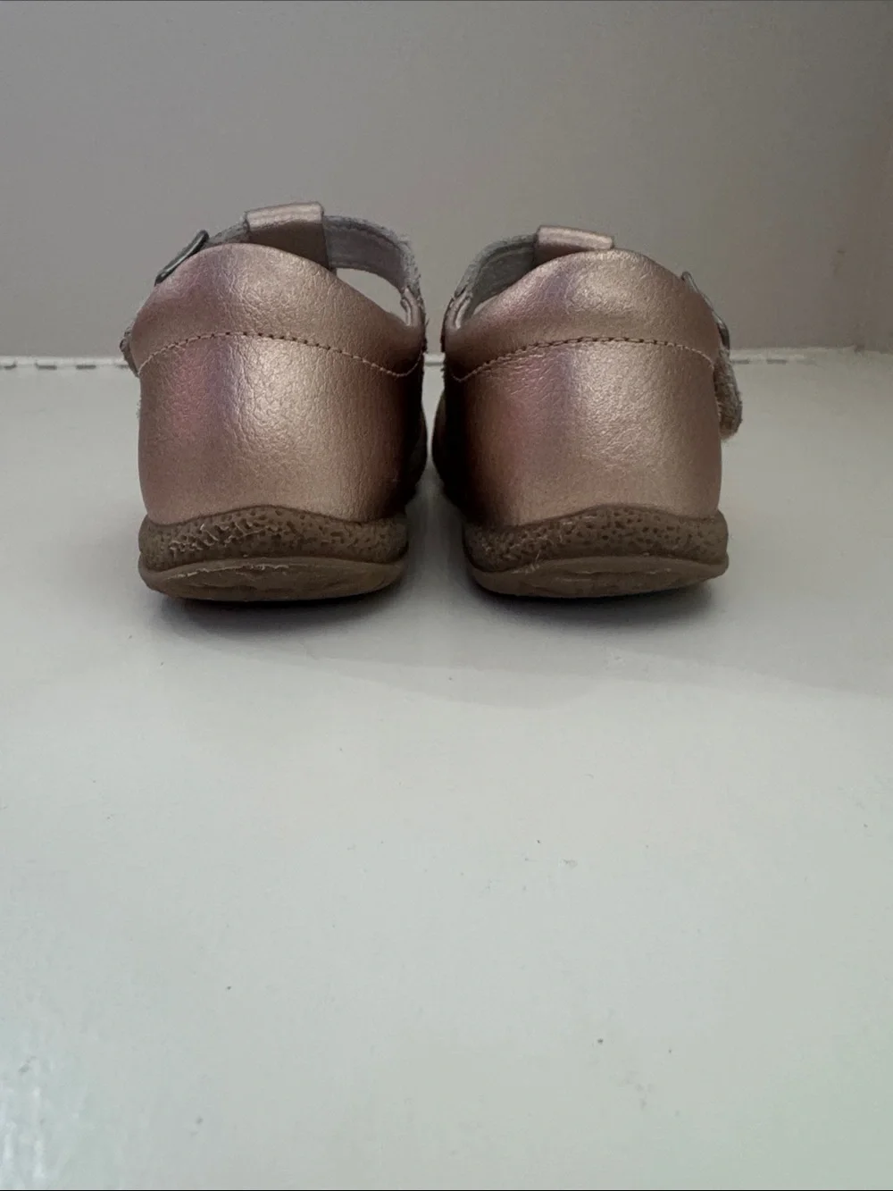 L’Amour toddler size 7 rose gold metallic